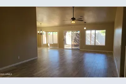 1002 E Hearne Way, Gilbert, AZ 85234 - Photo 2