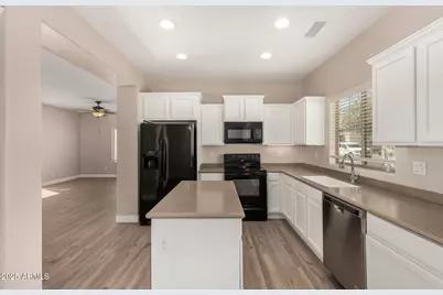 15933 N 19th Drive, Phoenix, AZ 85023 - Photo 12