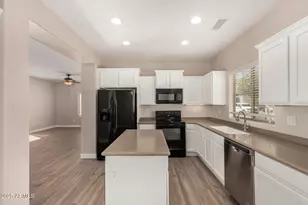 15933 N 19th Dr, Phoenix, AZ 85023 - Photo 12