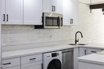 3002 N 32nd Street #19, Phoenix, AZ 85018 - Photo 10