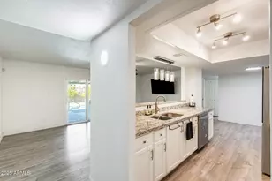 5352 W Port Au Prince Ln, Glendale, AZ 85306 - Photo 8