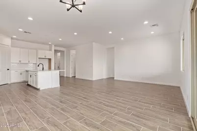 16943 W Desert Lane, Goodyear, AZ 85338 - Photo 8