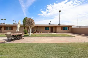 10855 W Santa Fe Dr, Sun City, AZ 85351 - Photo 4