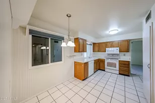 10855 W Santa Fe Dr, Sun City, AZ 85351 - Photo 8