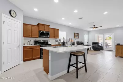 10830 E Topaz Avenue, Mesa, AZ 85212 - Photo 2