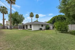 3009 N 43rd Pl, Phoenix, AZ 85018 - Photo 14