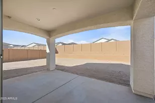 16752 W Saguaro Park Ln, Surprise, AZ 85387 - Photo 38