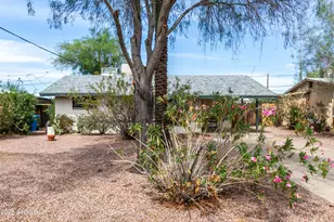 1340 E Orangewood Ave E, Phoenix, AZ 85020 - Photo 1