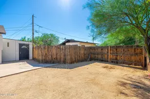 913 W Highland Ave, Phoenix, AZ 85013 - Photo 24