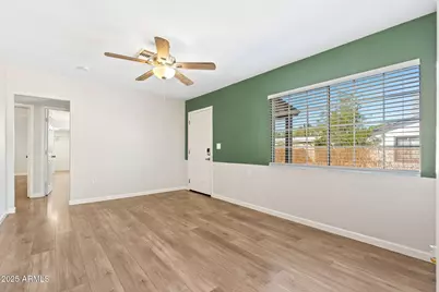 913 W Highland Avenue, Phoenix, AZ 85013 - Photo 6