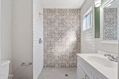 913 W Highland Avenue, Phoenix, AZ 85013 - Photo 18