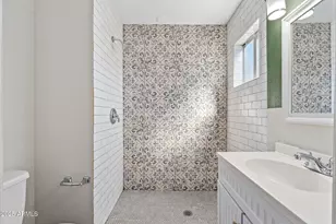 913 W Highland Ave, Phoenix, AZ 85013 - Photo 18