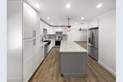 2337 W Tierra Buena Lane, Phoenix, AZ 85023 - Photo 6