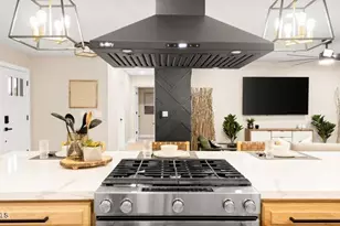 4233 E Cholla St, Phoenix, AZ 85028 - Photo 10