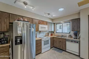 13127 W Blue Bonnet Dr, Sun City West, AZ 85375 - Photo 16