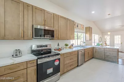 14447 S 40th Place, Phoenix, AZ 85044 - Photo 8