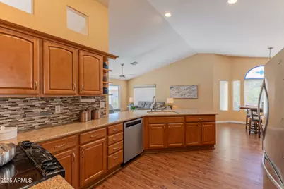 14821 W Catalina Drive, Goodyear, AZ 85395 - Photo 10