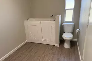 7810 W Peoria Ave, Peoria, AZ 85345 - Photo 18