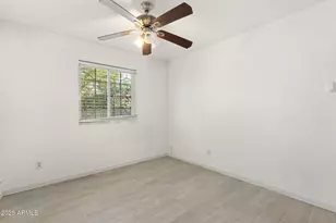 1121 W Halstead Dr, Phoenix, AZ 85023 - Photo 14