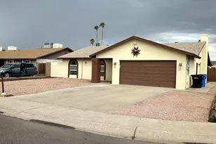 3926 W Sahuaro Dr, Phoenix, AZ 85029 - Photo 2