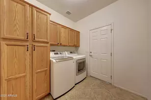 16348 W Badger Pass Ln, Surprise, AZ 85387 - Photo 32