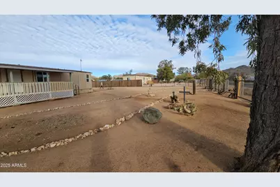 26700 S Grandview Drive, Congress, AZ 85332 - Photo 1