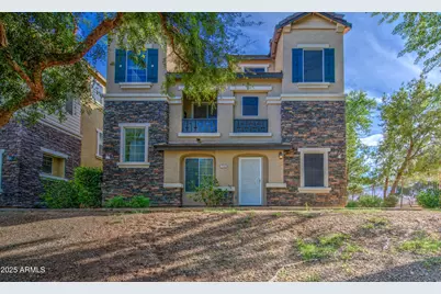 754 N Laguna Drive, Gilbert, AZ 85233 - Photo 1