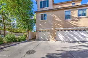 754 N Laguna Dr, Gilbert, AZ 85233 - Photo 34