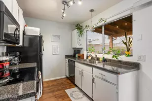 1910 E Sandra Terrace, Phoenix, AZ 85022 - Photo 8