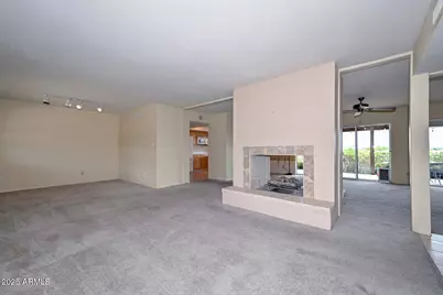 13013 N Surrey Circle, Phoenix, AZ 85029 - Photo 6