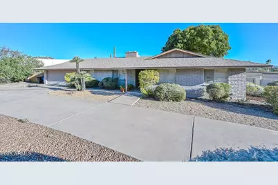 13013 N Surrey Circle, Phoenix, AZ 85029 - Photo 2