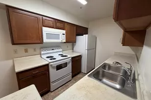 10610 S 48th St, Phoenix, AZ 85044 - Photo 6