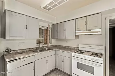1312 W Sunland Avenue, Phoenix, AZ 85041 - Photo 12