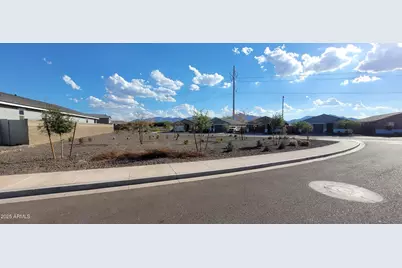 7056 W Desert Drive, Laveen, AZ 85339 - Photo 2