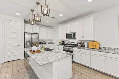 654 S Beebe Street, Gilbert, AZ 85296 - Photo 8