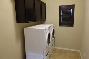 2158 W Scully Dr, Phoenix, AZ 85023 - Photo 2