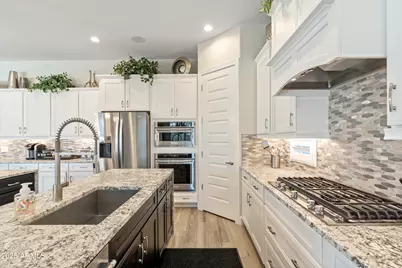 18231 N 66th Place, Phoenix, AZ 85054 - Photo 14