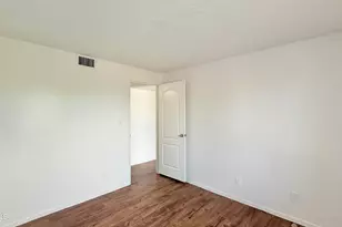 2415 W Hazelwood St, Phoenix, AZ 85015 - Photo 10