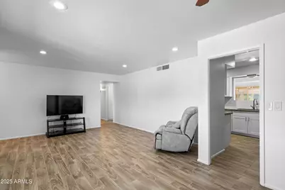 10939 W Sun City Boulevard, Sun City, AZ 85351 - Photo 14