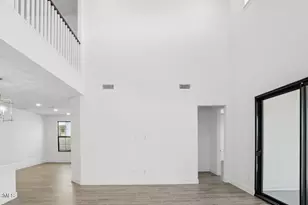 1070 E Yellowstone Pl, Chandler, AZ 85249 - Photo 8