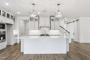 1070 E Yellowstone Pl, Chandler, AZ 85249 - Photo 2