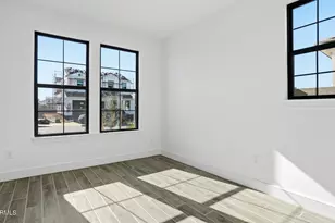 1070 E Yellowstone Pl, Chandler, AZ 85249 - Photo 12