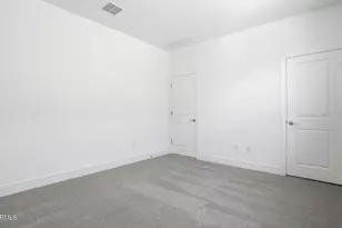 1070 E Yellowstone Pl, Chandler, AZ 85249 - Photo 26