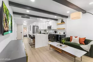 3002 N 32nd St, Phoenix, AZ 85018 - Photo 1