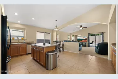 2215 W Peak View Road, Phoenix, AZ 85085 - Photo 12