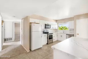 10301 W Charter Oak Dr, Sun City, AZ 85351 - Photo 16