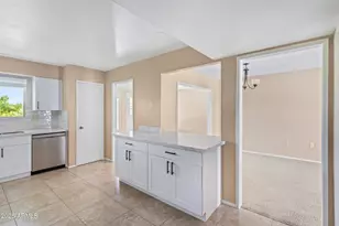 10301 W Charter Oak Dr, Sun City, AZ 85351 - Photo 18