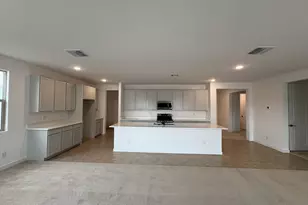 18039 W Larkspur Dr, Goodyear, AZ 85338 - Photo 4