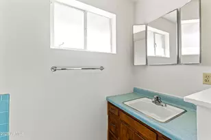 5317 N 61st Dr, Glendale, AZ 85301 - Photo 12