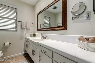 500 W Clarendon Avenue #F6, Phoenix, AZ 85013 - Photo 12